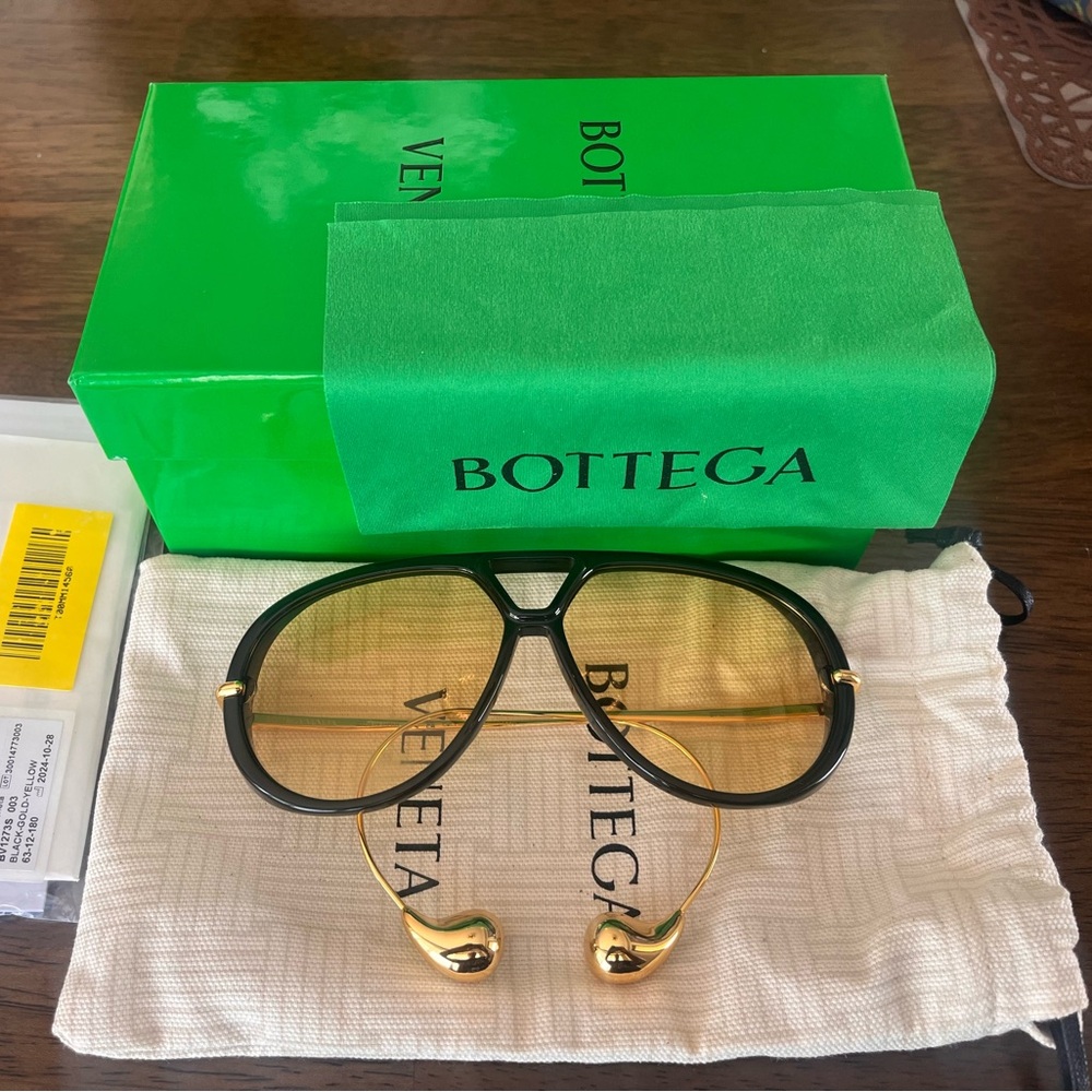 Bottega Veneta Black and Gold Women's Glasses *MINT CONDITION* Never Worn